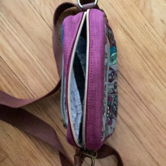 EUC Sakroots crossbody bag - Picture 2 of 2